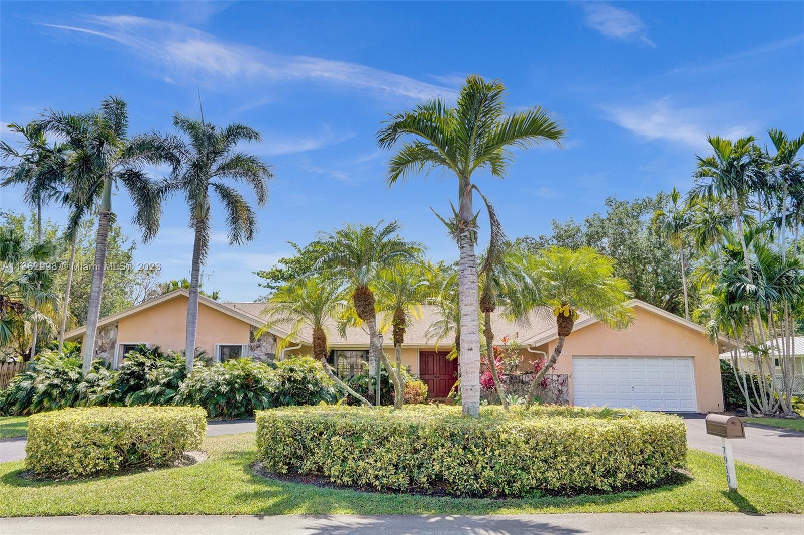 7910 SW 155th St, Palmetto Bay, FL 33157