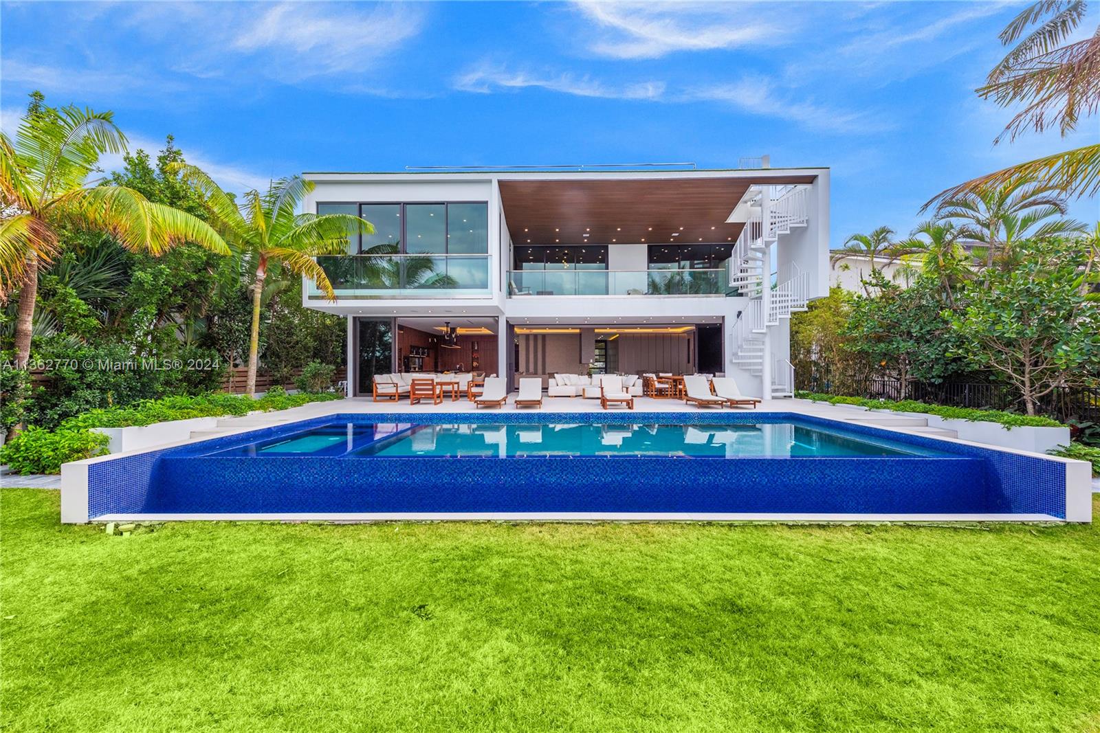 1785  Cleveland Rd  For Sale A11362770, FL