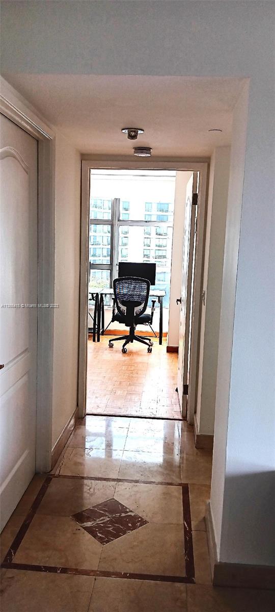 Listing Photo 12