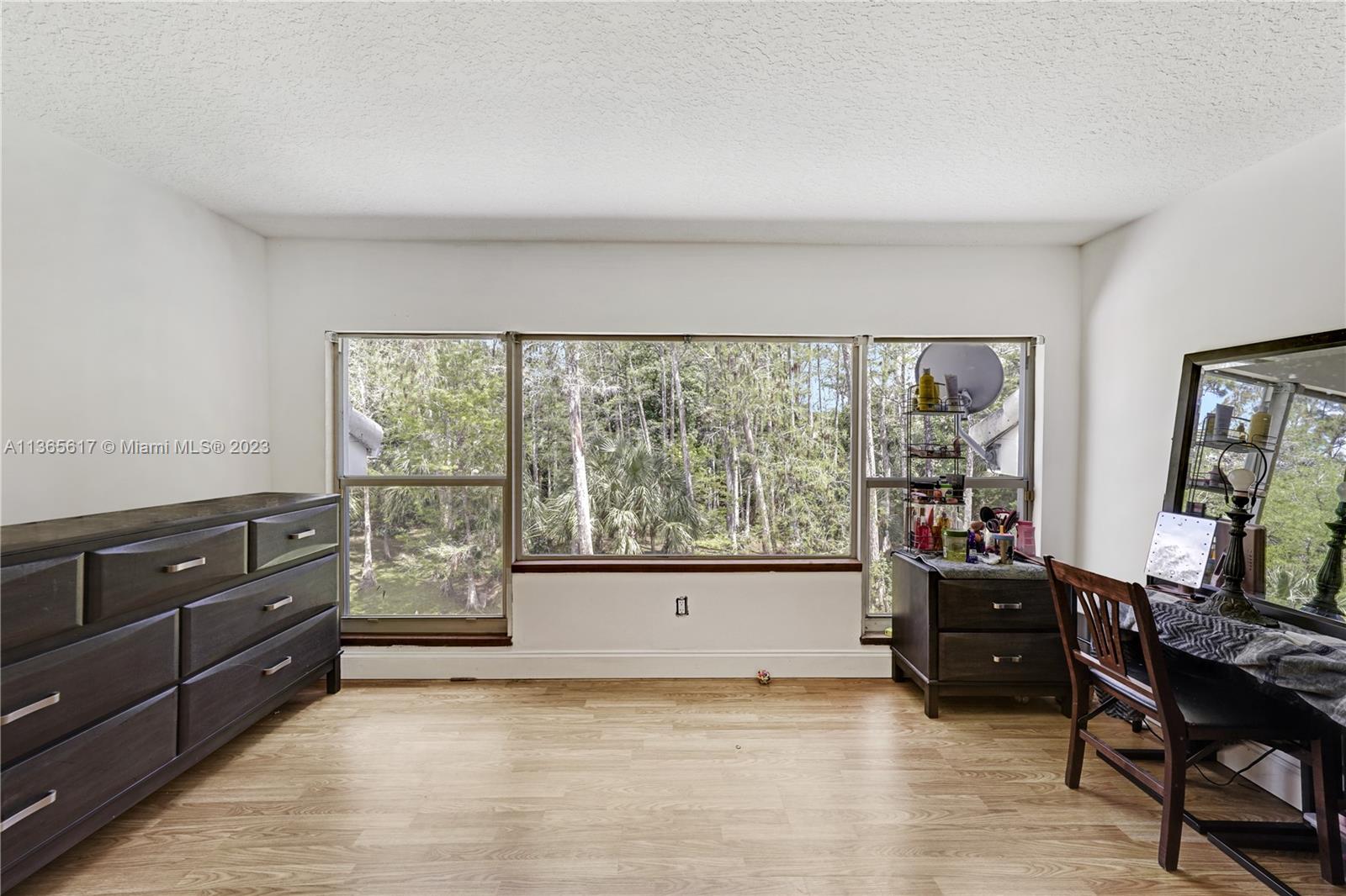 Fourth Bedroom Sitting Area