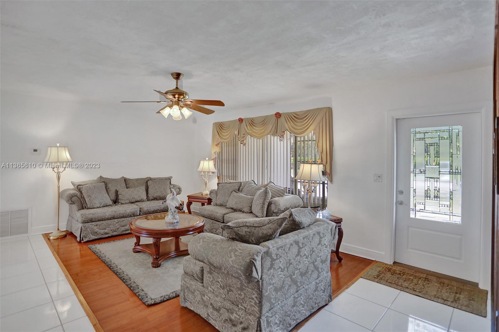 Listing Photo 8