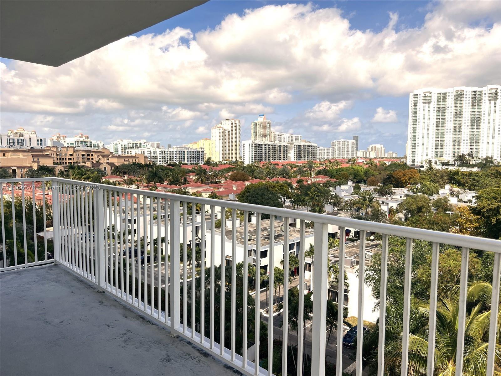 Photo 2 of Admirals Port Condo Apt 817E in Aventura - MLS A11365570