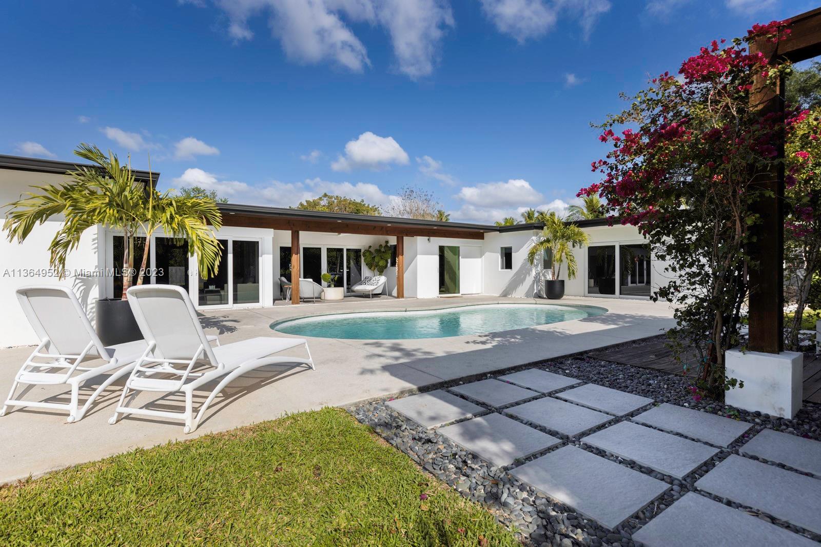 9105 SW 84th Ave  For Sale A11364952, FL
