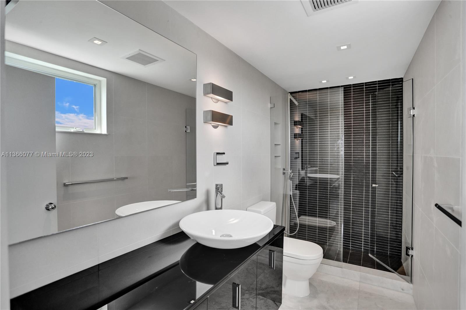 Ensuite Bathroom #2