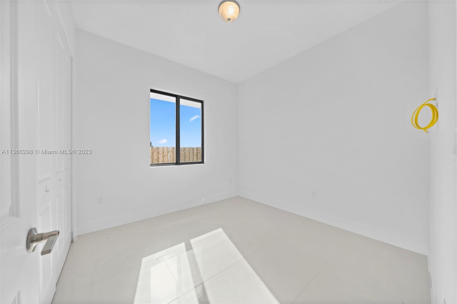 Listing Photo 14