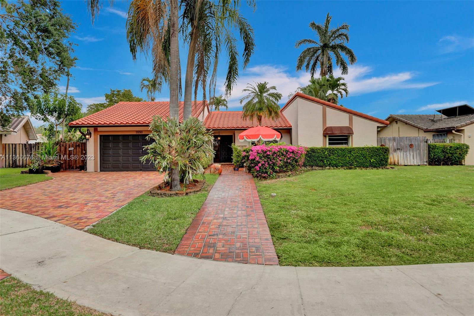 5550 SW 113th Ave  For Sale A11366676, FL