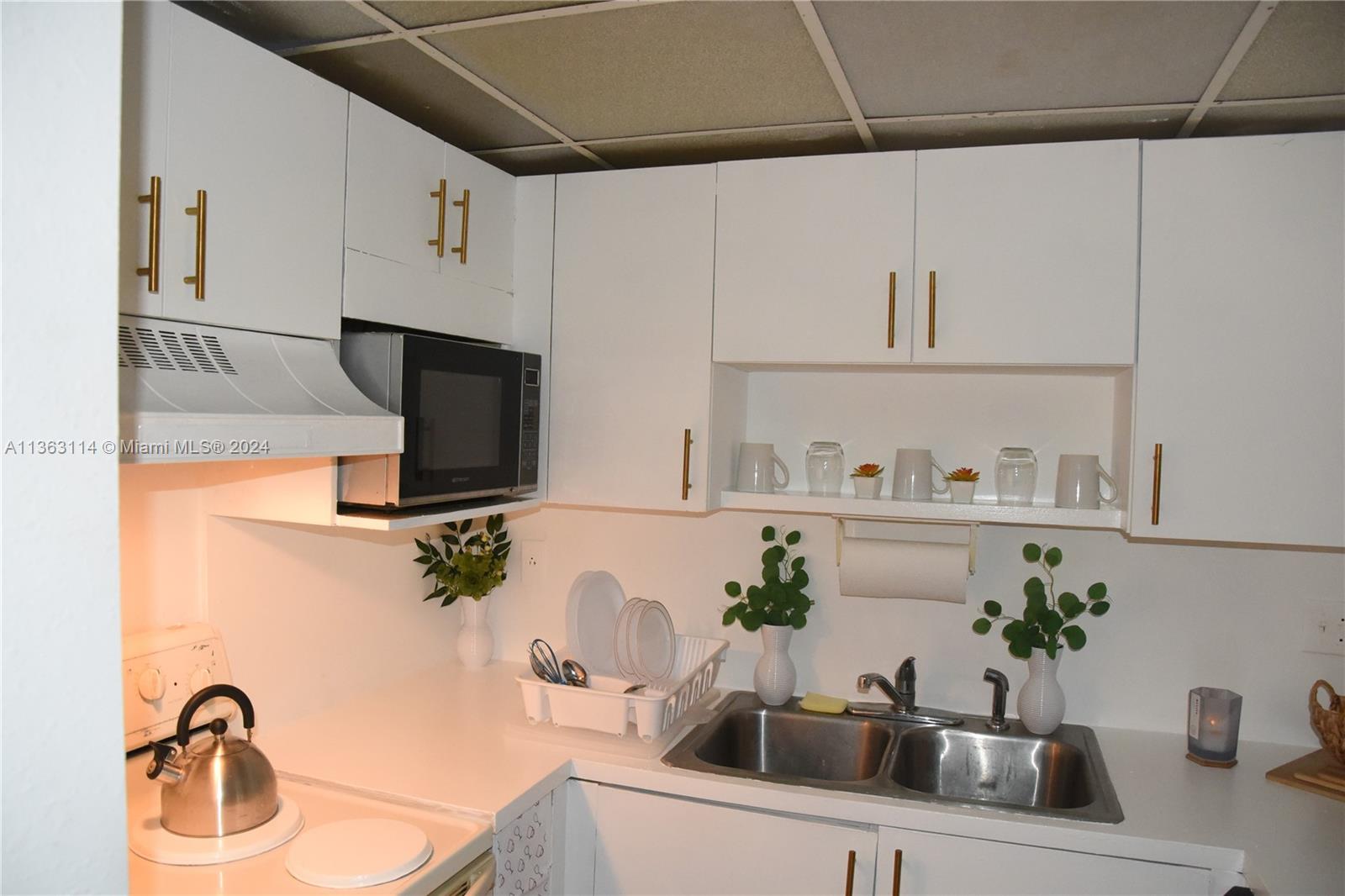9400  170 ST #106 For Sale A11363114, FL