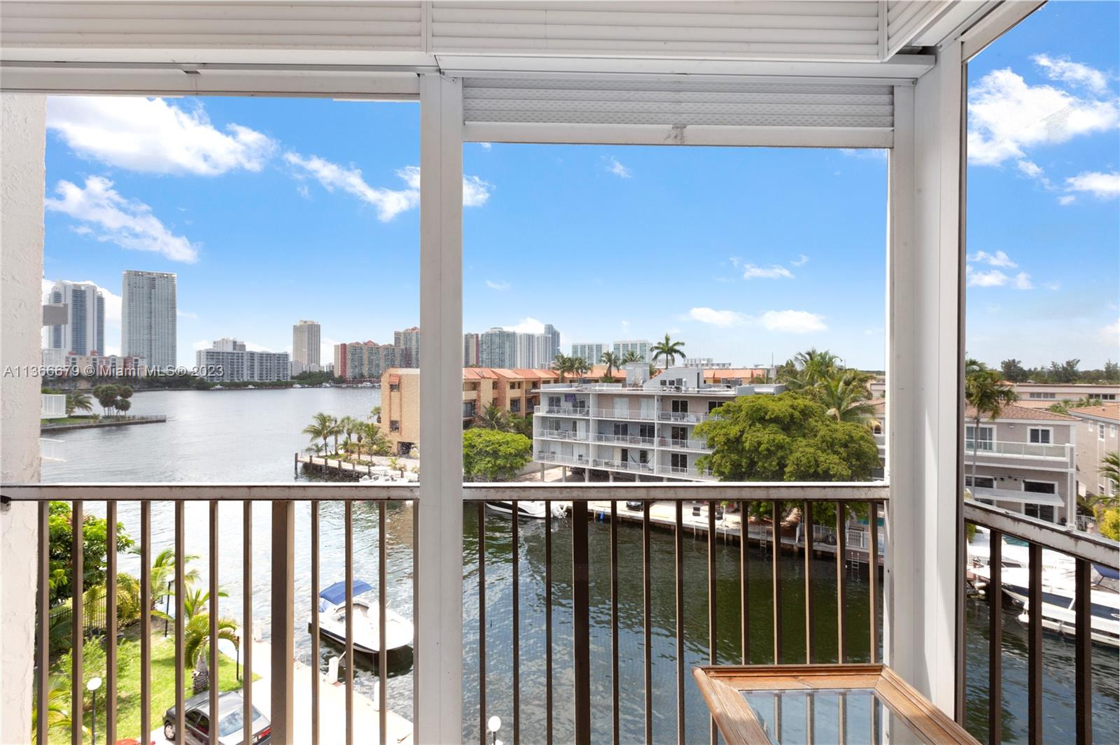 Livingroom /balcony view