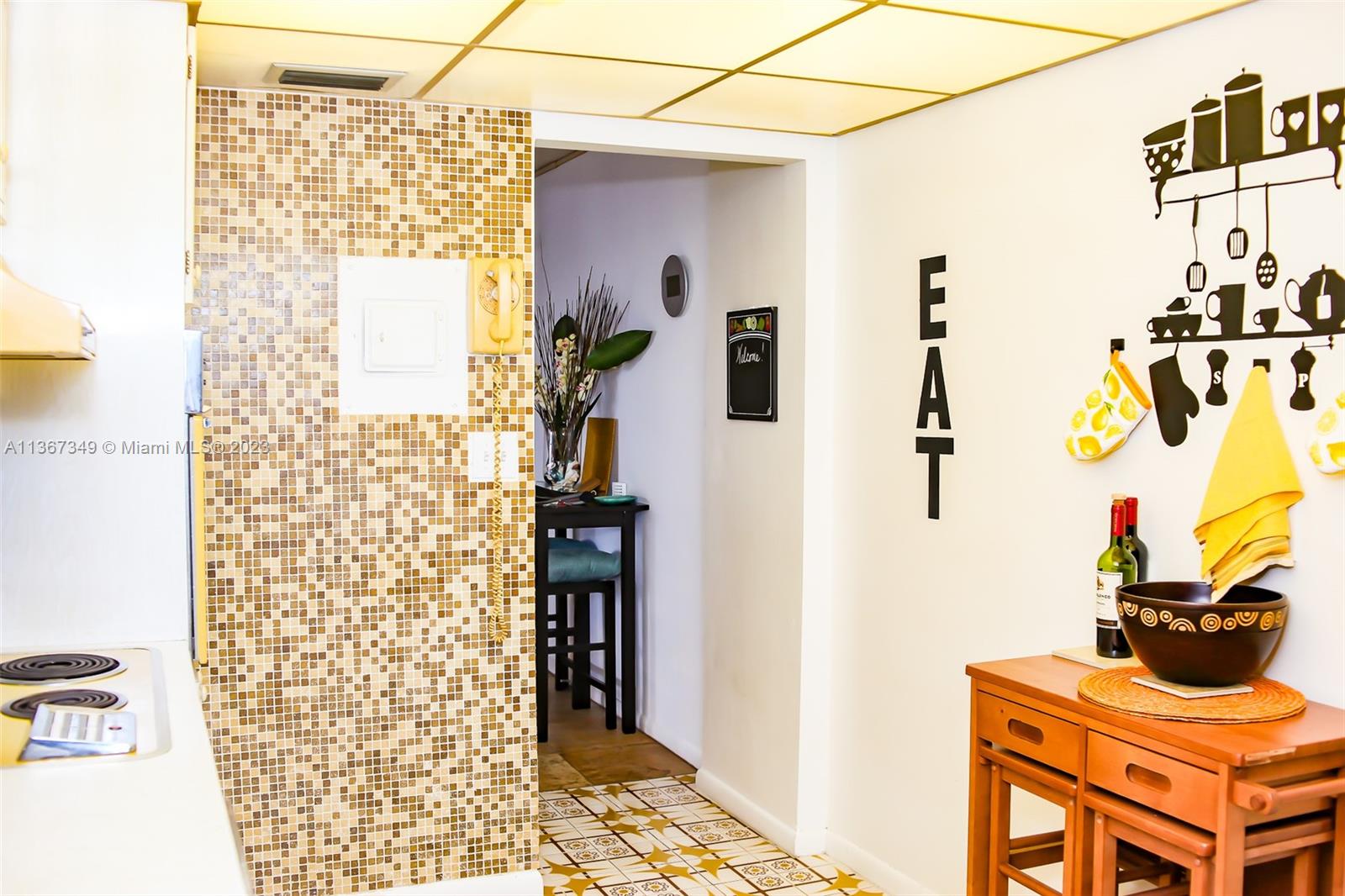 Kitchen, note retro phone on the wall...