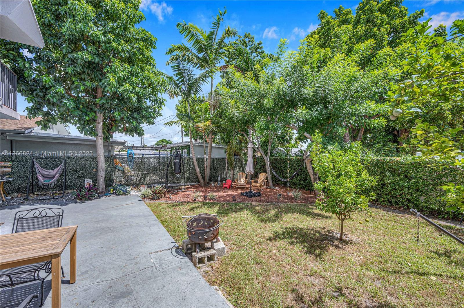 Listing Photo 9