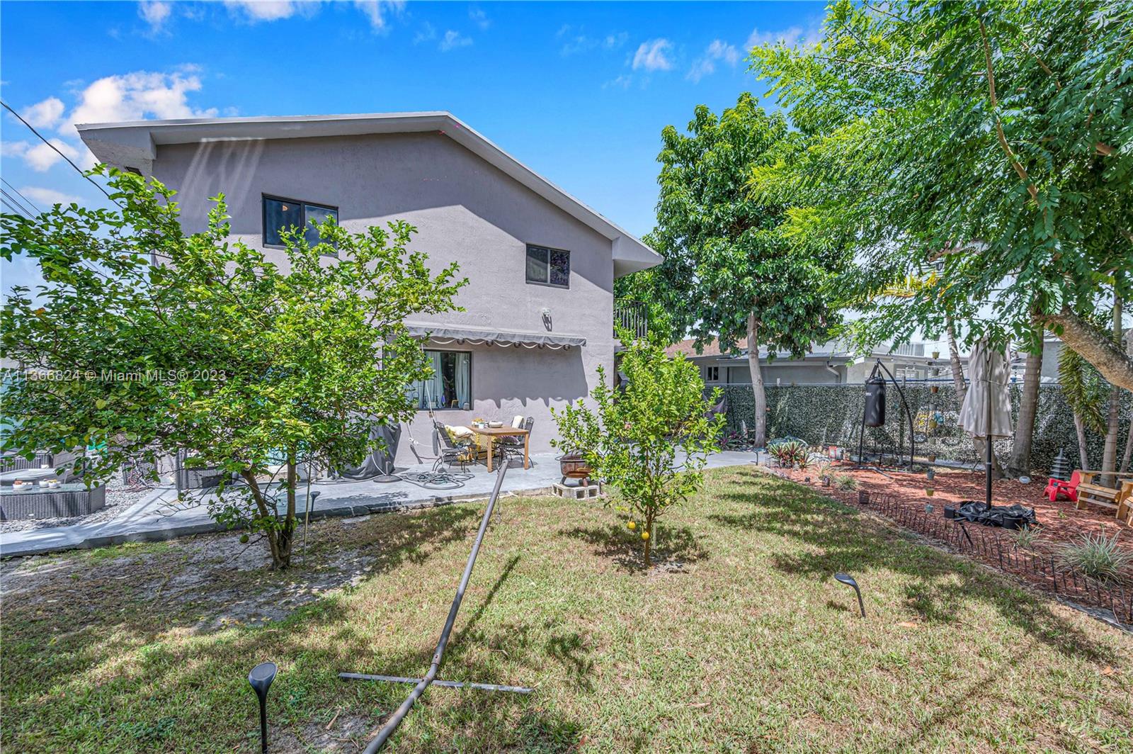 Listing Photo 10