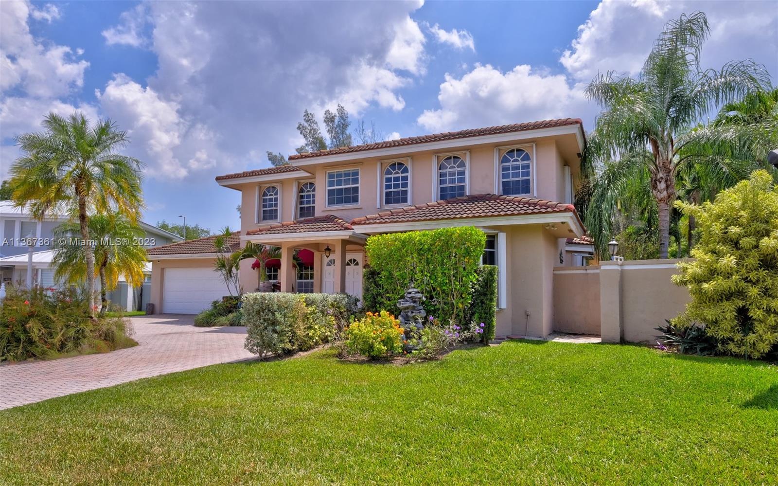 Photo 1 of 8820 SW 57th St in Miami - MLS A11367361