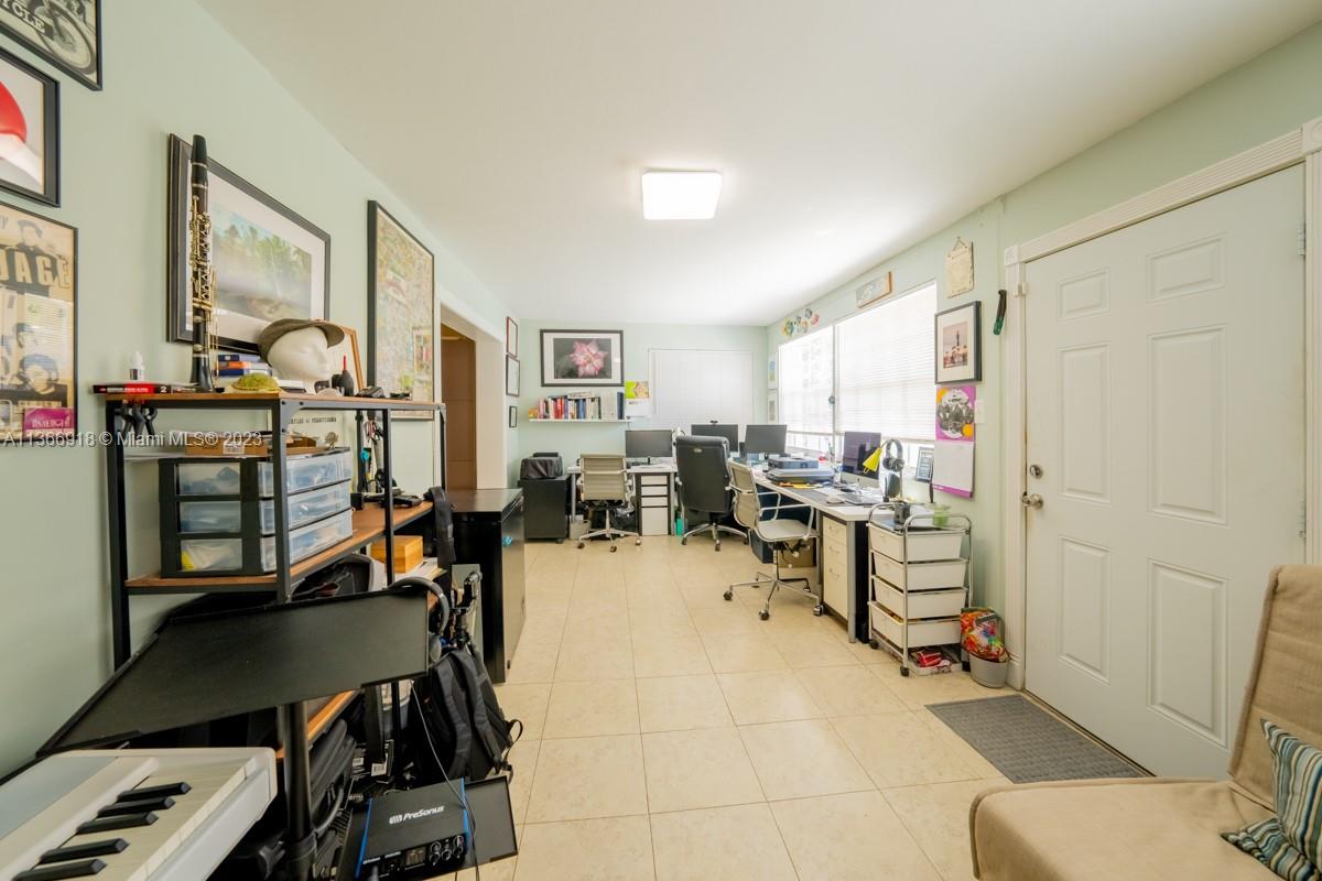 Listing Photo 9