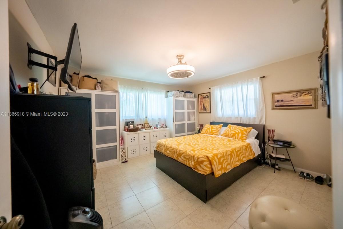 Listing Photo 10