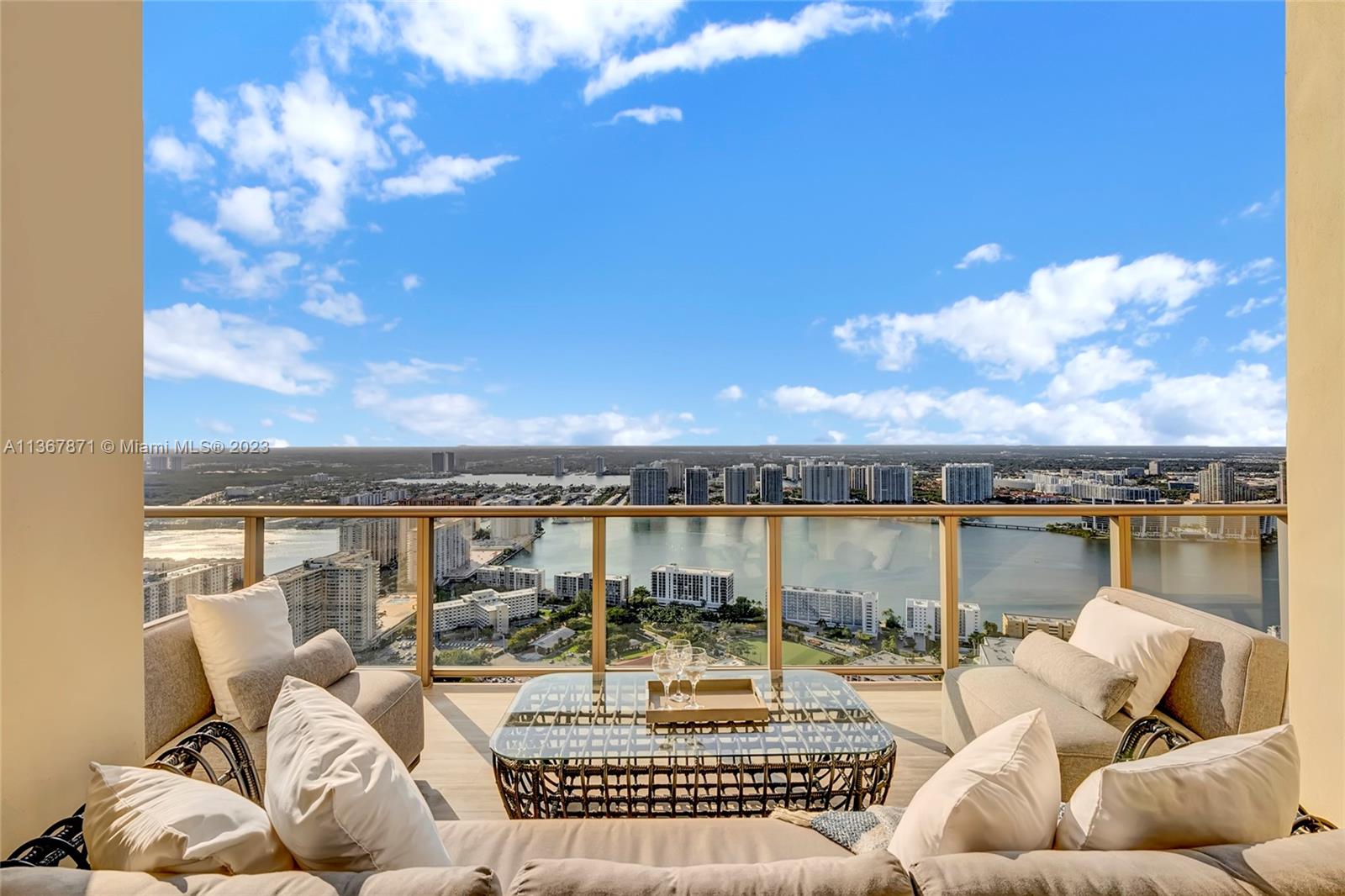 West Terrace with stunning sunsets and intracoastal views.