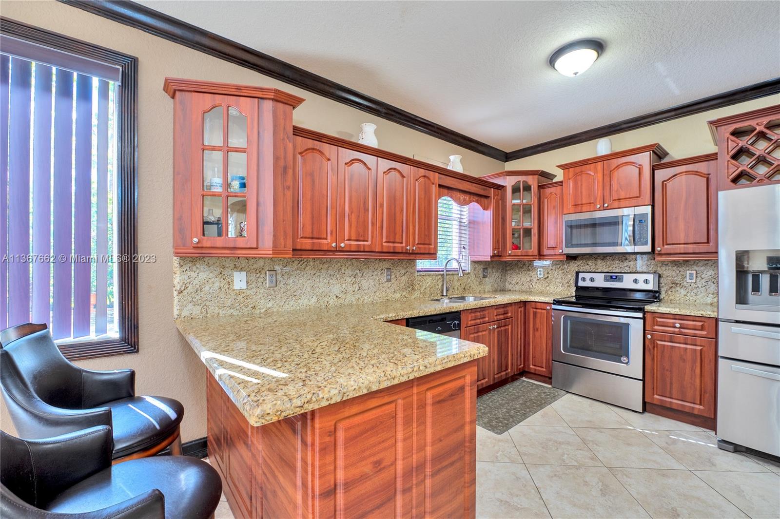 Listing Photo 12