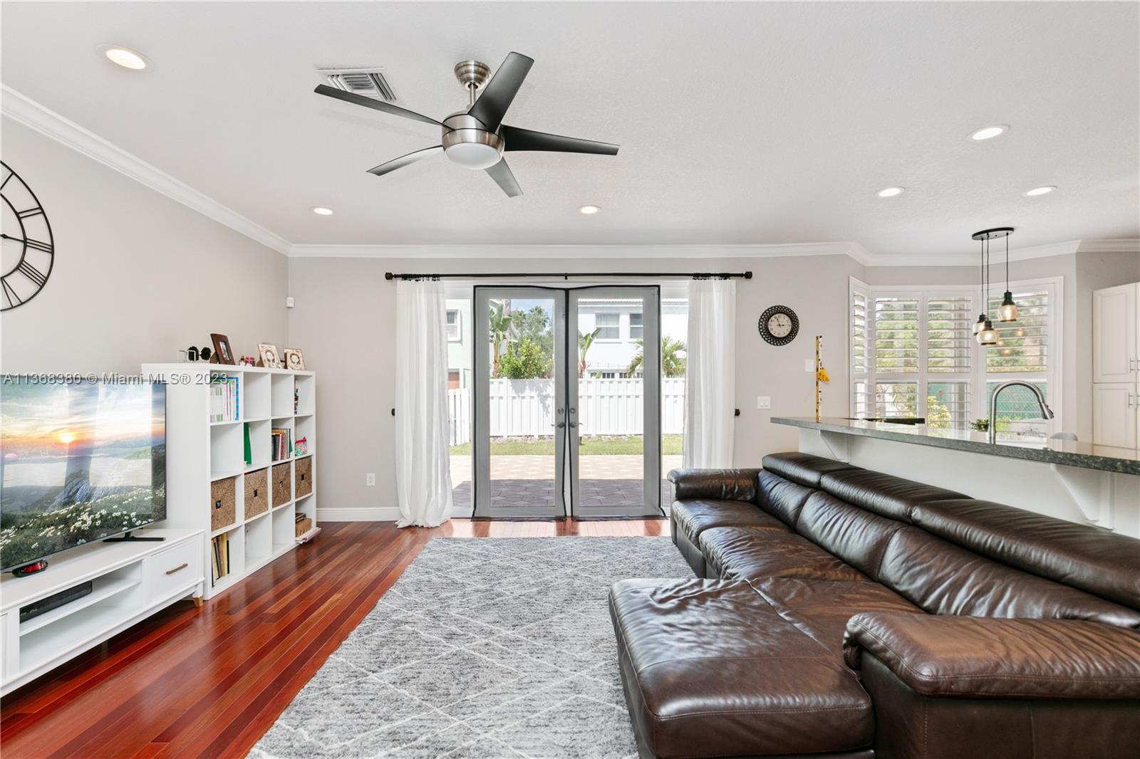 Listing Photo 11