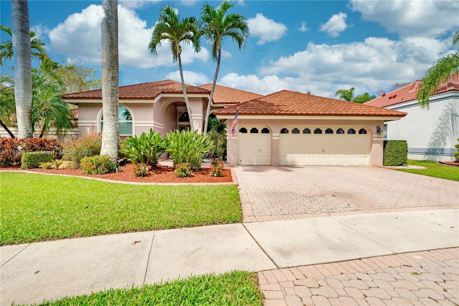 1122 SW 156th Ter  For Sale A11368812, FL