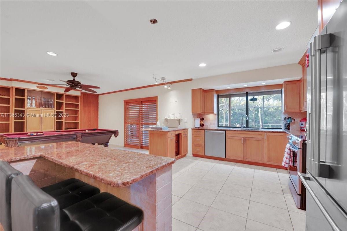 Listing Photo 11
