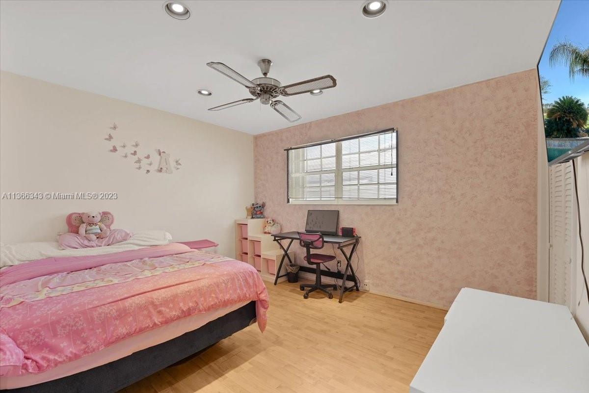 Listing Photo 37