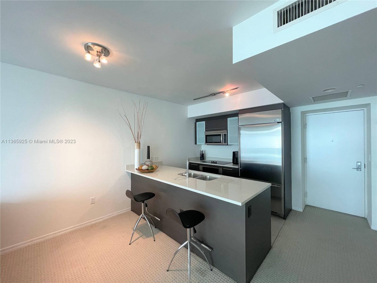 Spacious 1/1 Fully Furnished! Central location. Stainless steel appliances. Water and City views. Balcony. Washer and dryer in unit. Jacuzzi and shower in the Bathroom. Pool, spa, cinema room, gym, 1 Assigned parking space, valet, and much more. Easy to show.