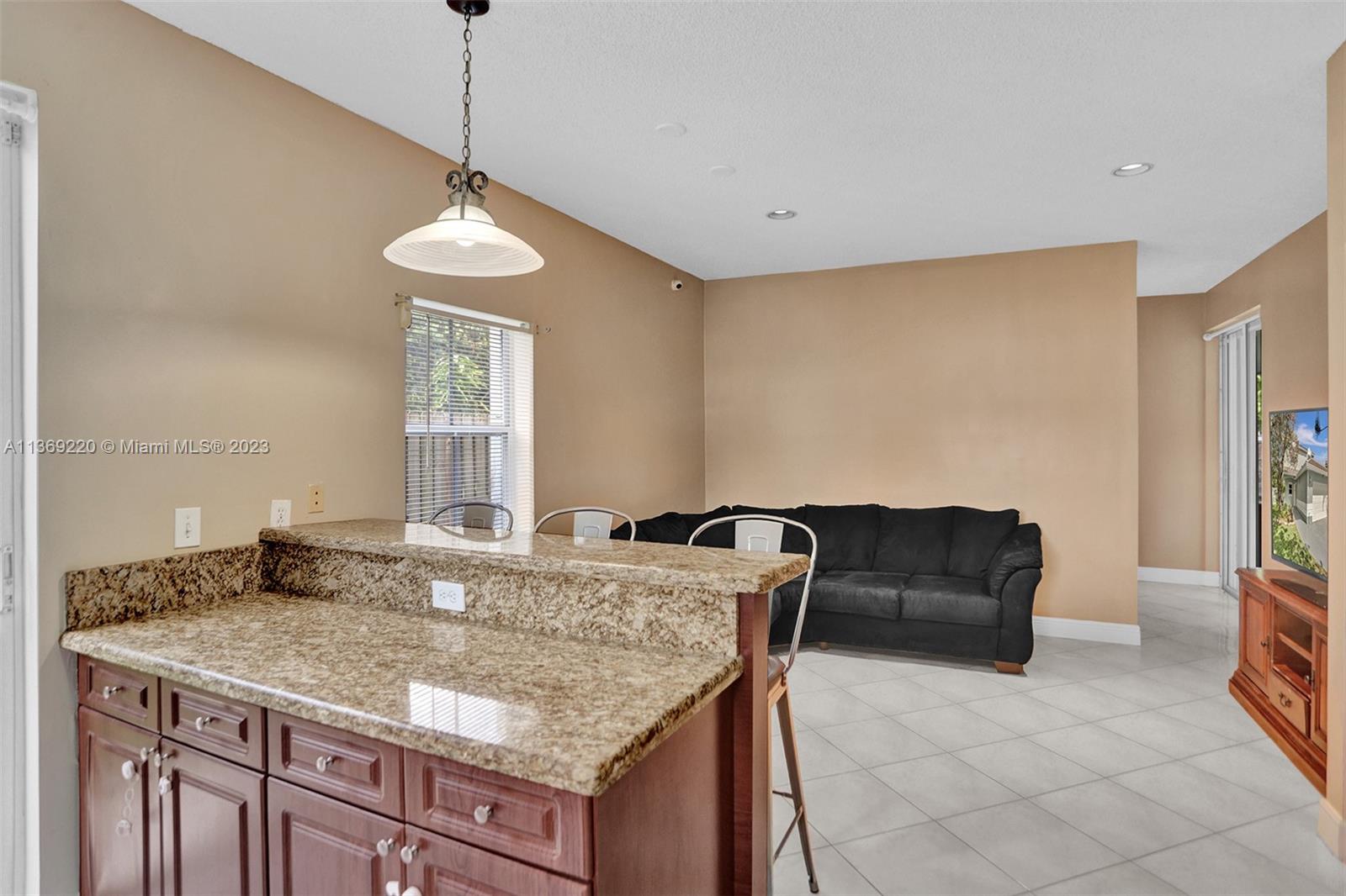 Listing Photo 14