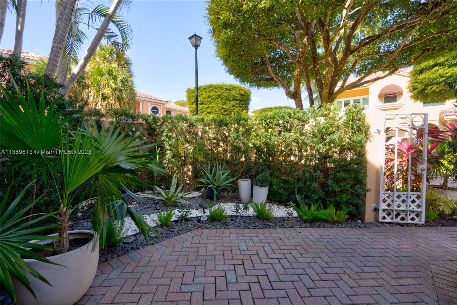 Listing Photo 8
