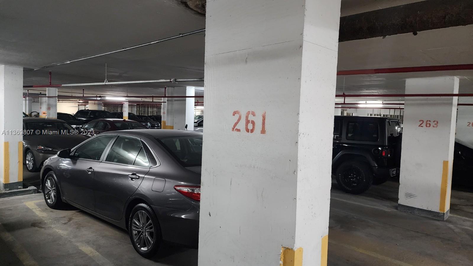 Parking 261