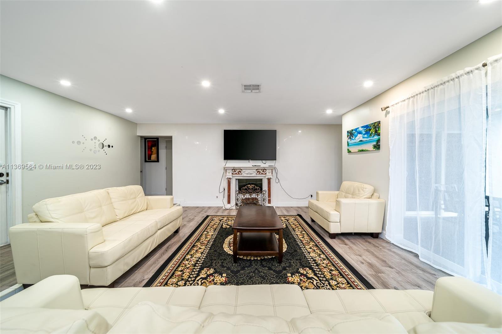 Listing Photo 10