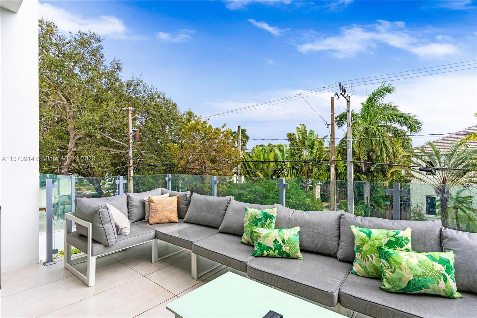 Beautiful neighborhood views from loft-terrace.