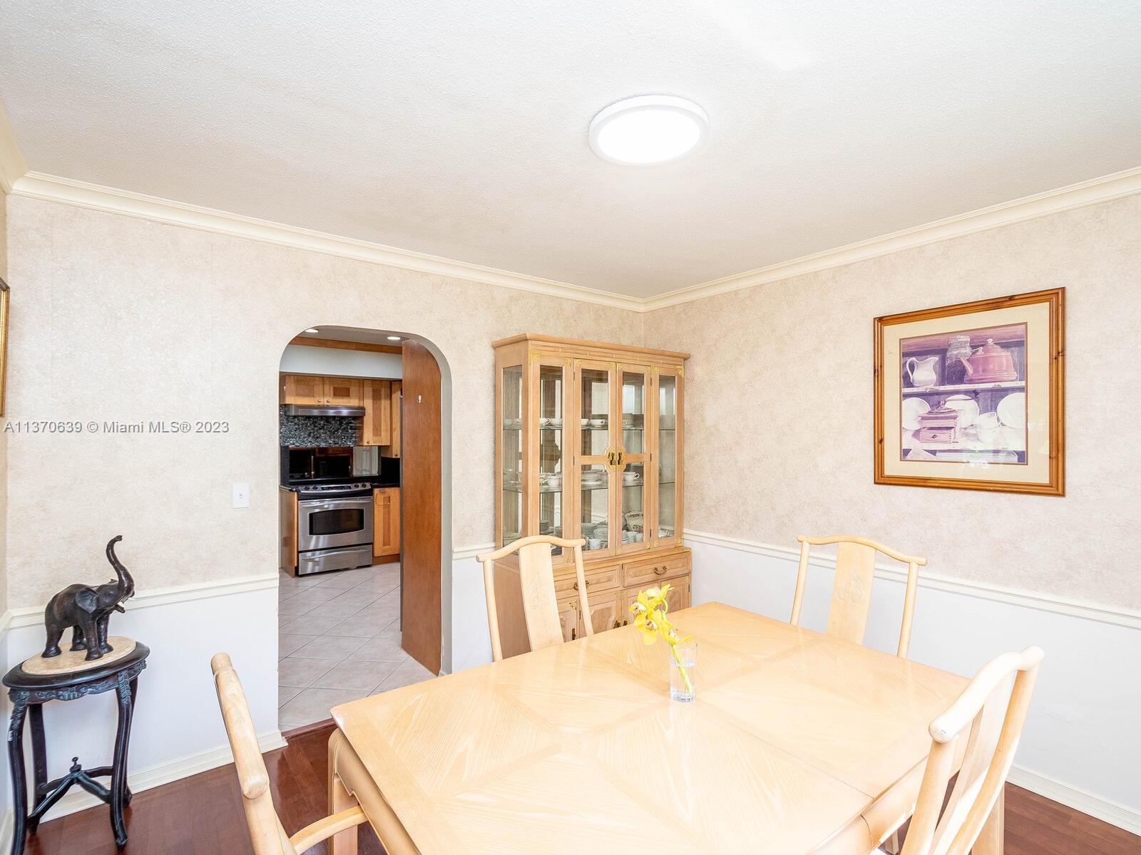 Listing Photo 9