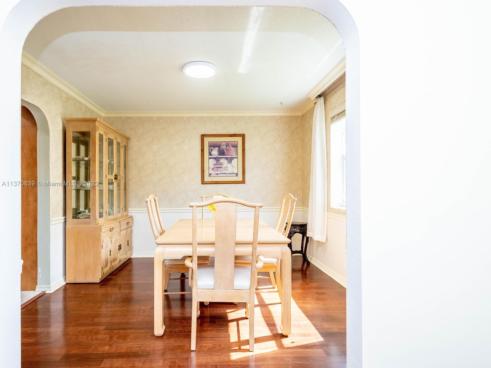 Listing Photo 8