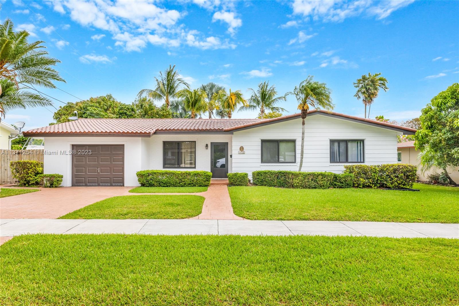 17901 SW 92nd Ct  For Sale A11371254, FL