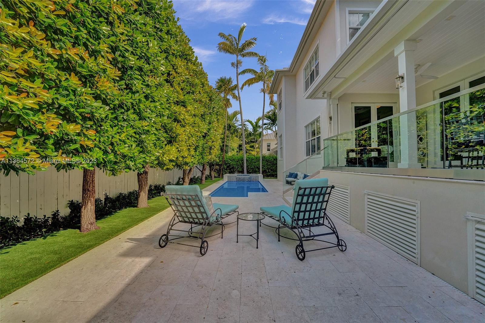 SPACIOUS PATIO