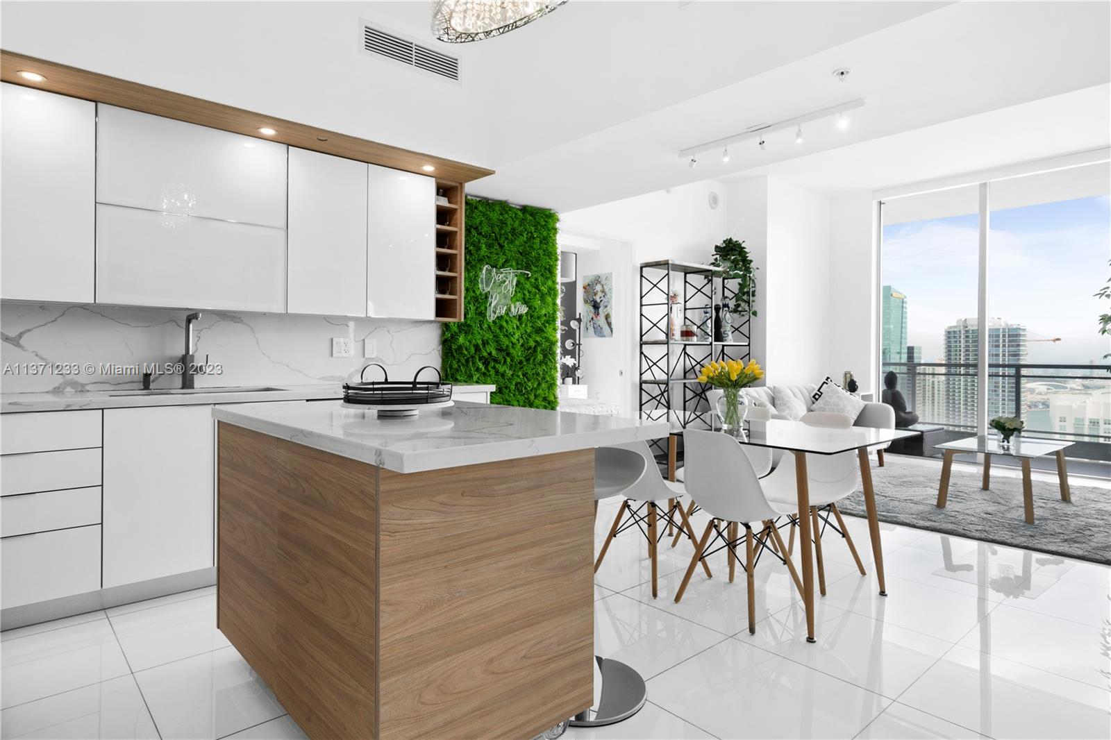 92 SW 3rd St 5112, Miami, FL 33130