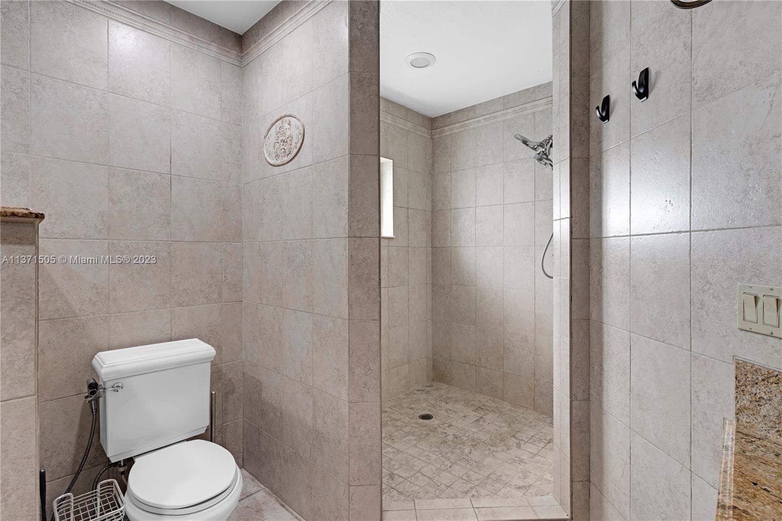 Listing Photo 16