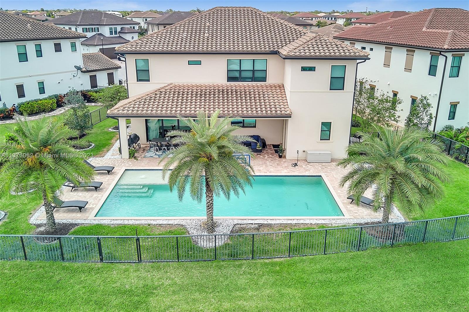 11925  Watermark Way  For Sale A11371082, FL