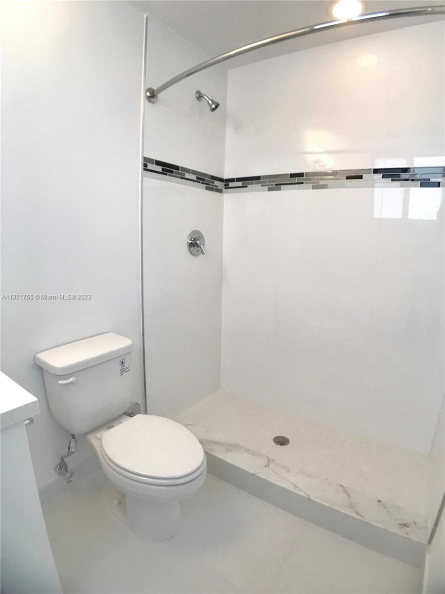 Photo 15 of Weitzer Aventura Place Co Apt 107 in Miami - MLS A11371750