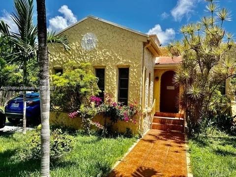 Beautiful freshly painted home in the heart of Hallandale Beach. nice backyard with detached storage room. You are just minutes from the beach and aventura mall Don't miss out on this great opportunity it will not last!