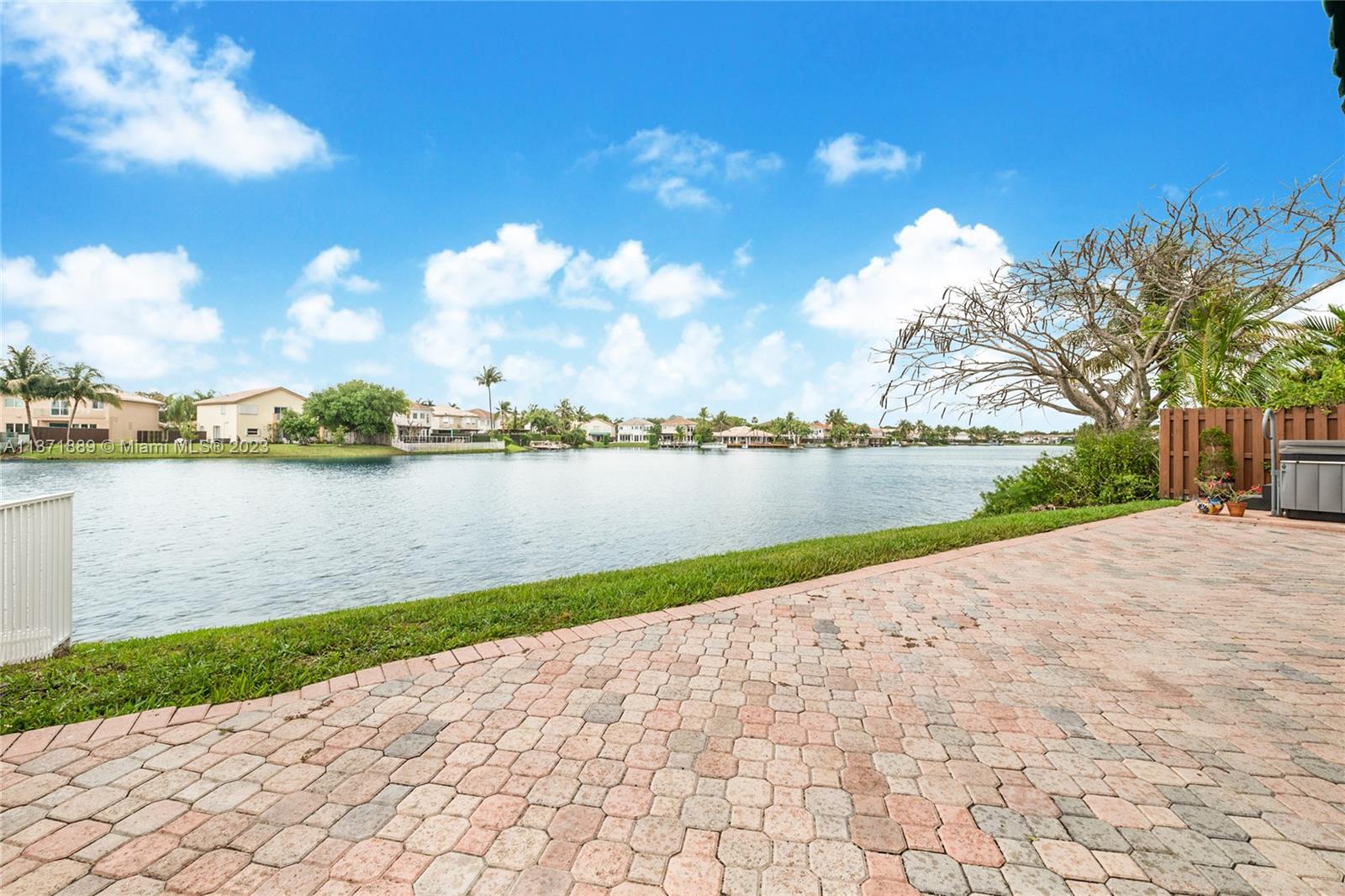 10944 NW 73rd St  For Sale A11371889, FL