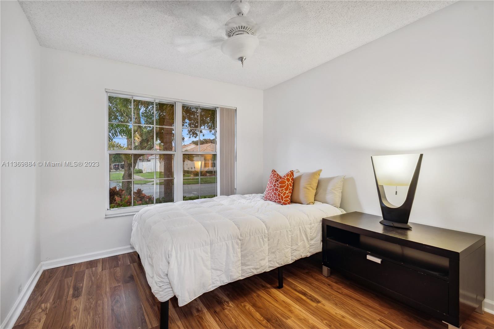 Listing Photo 10