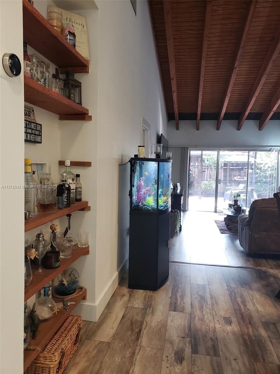 Listing Photo 10