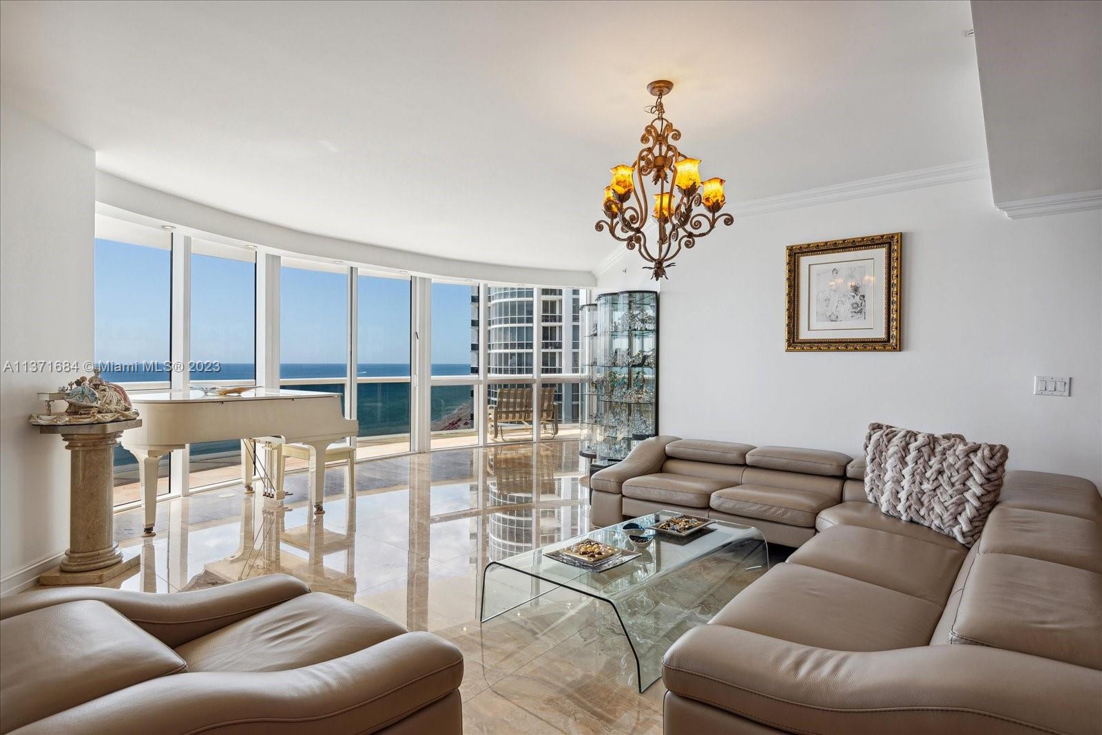 Spacious & elegant living room