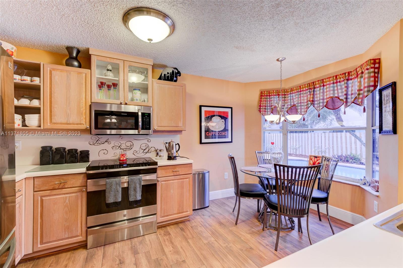 Listing Photo 17