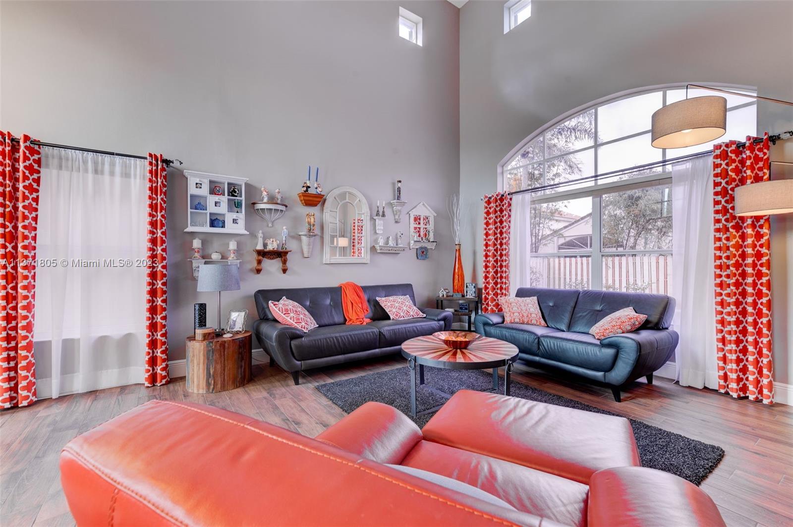 Listing Photo 8