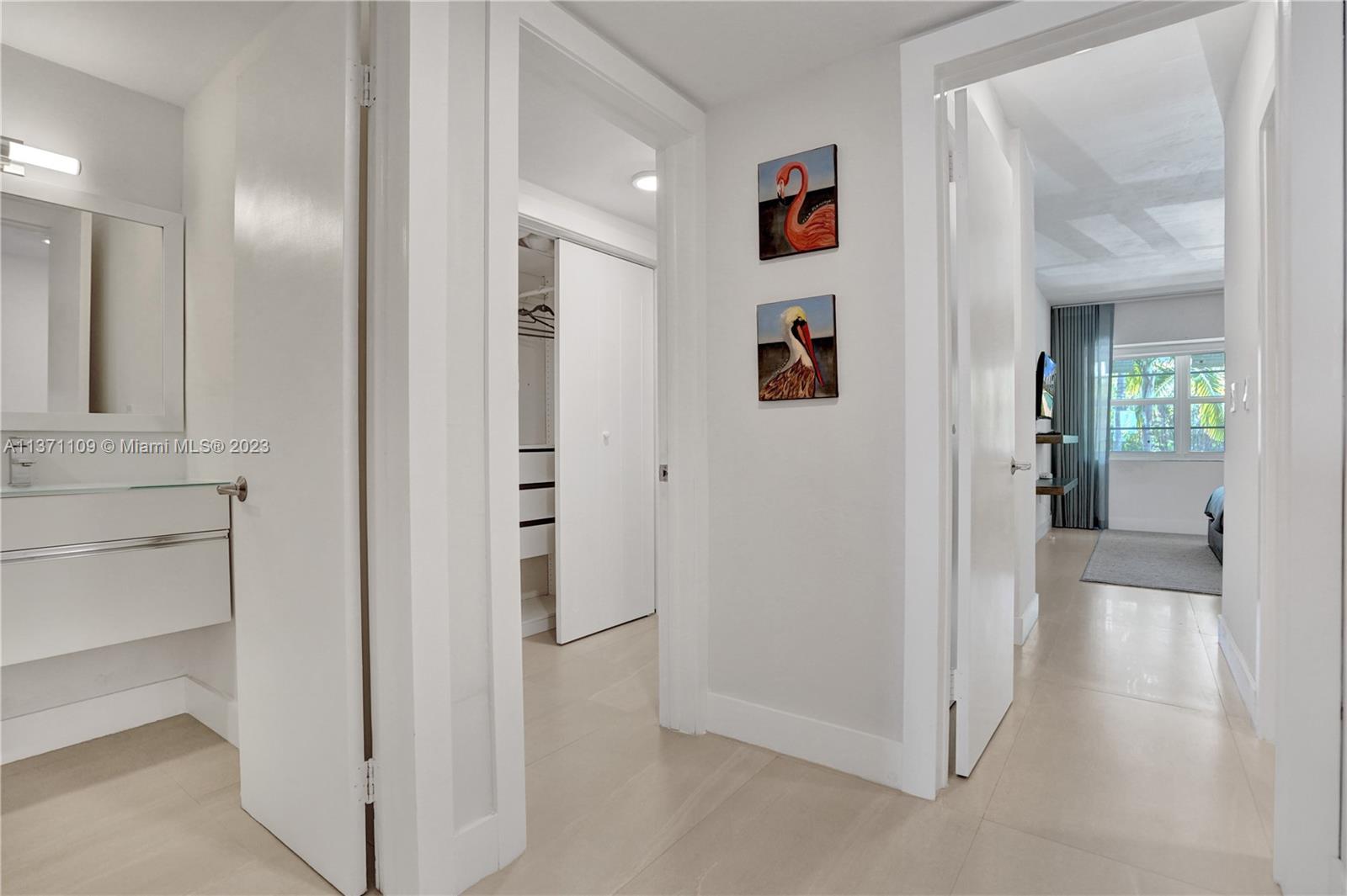 Hallway to bedrooms