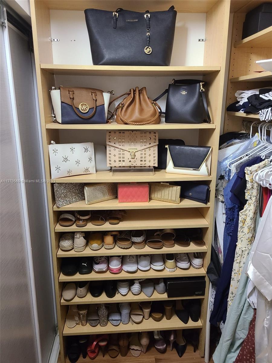 Walk-in Closet