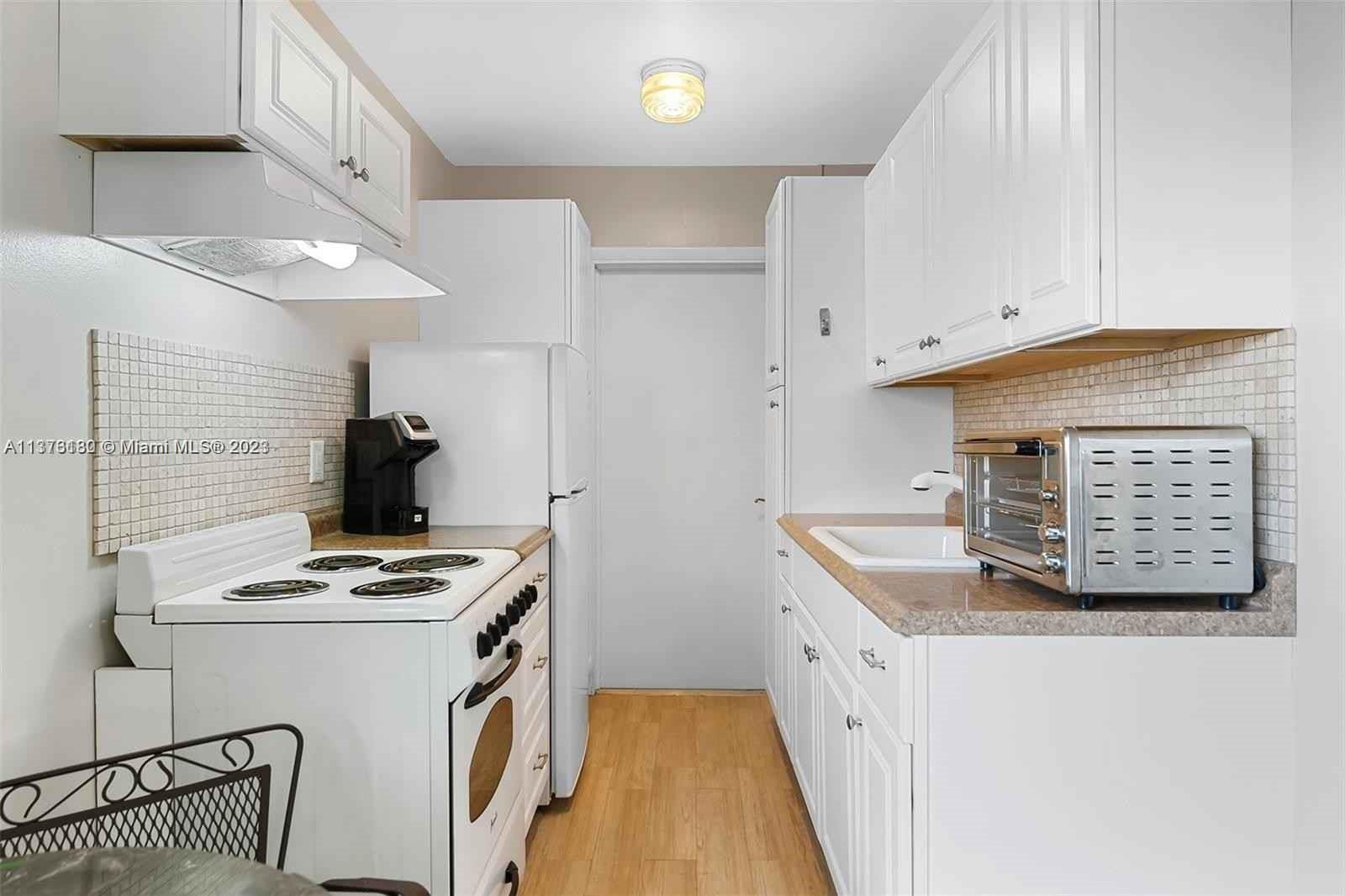 Listing Photo 16