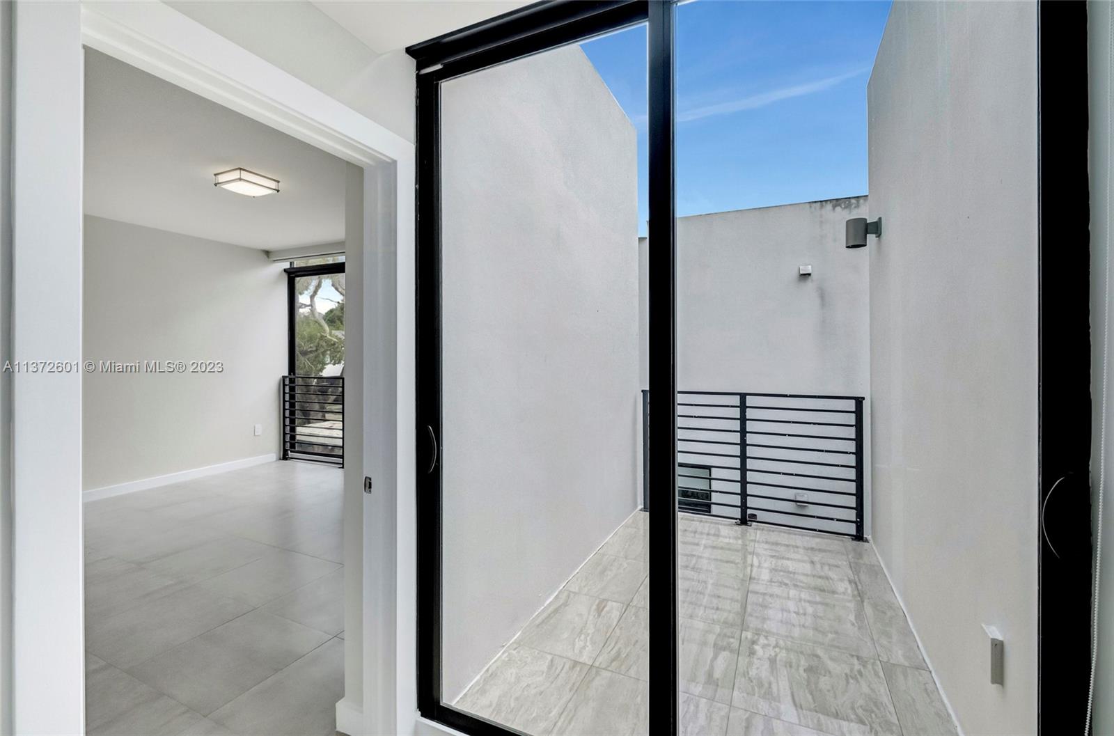 Upstairs foyer balcony