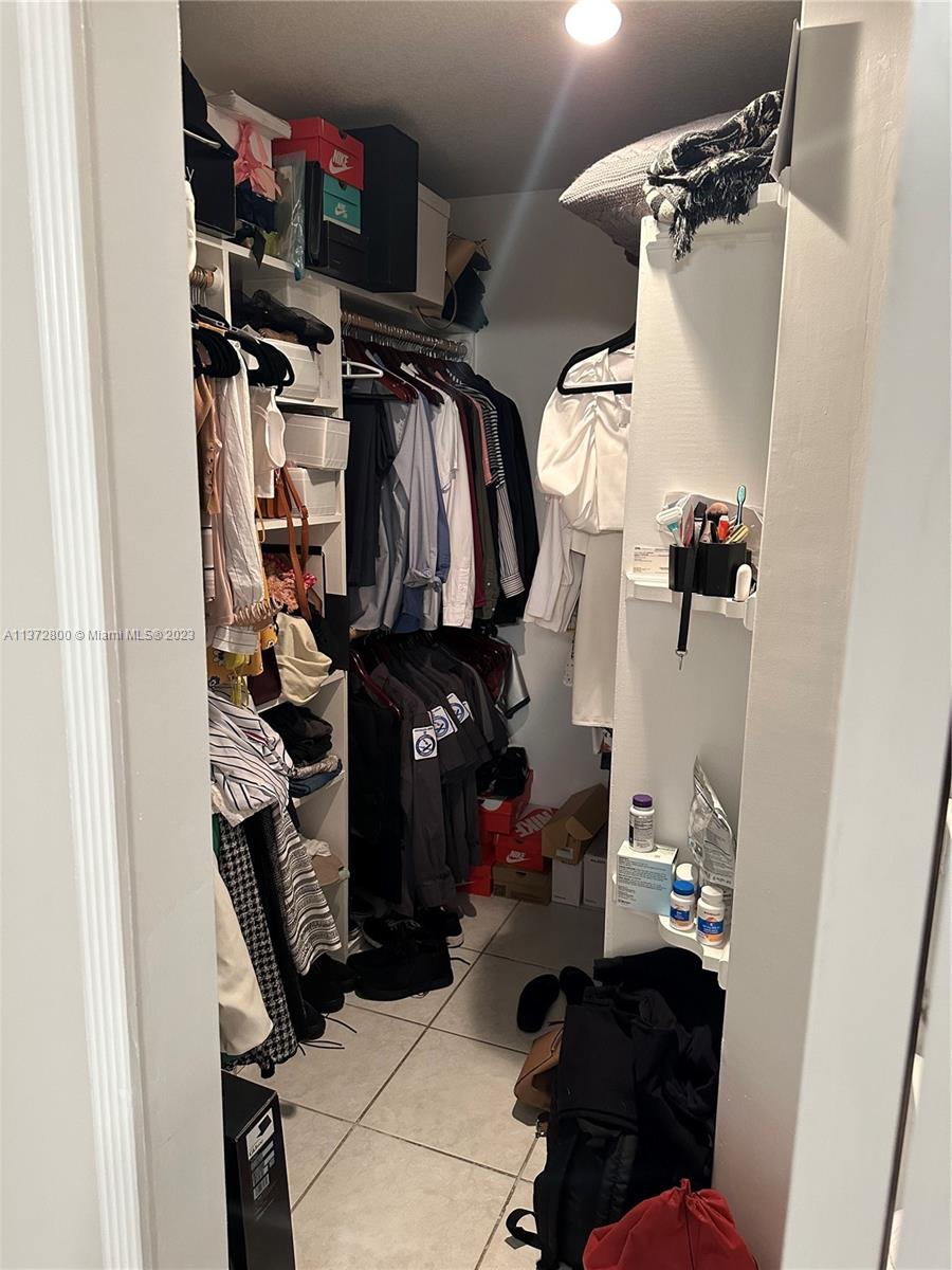 walking closet